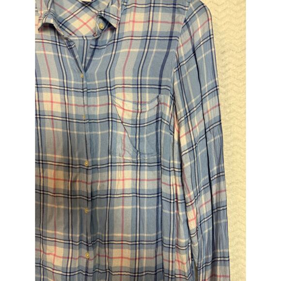 Old Navy the classic shirt Button up light blue plaid Size M - Picture 2 of 5